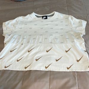 Perfect Condition Cropped Nike T-shirt